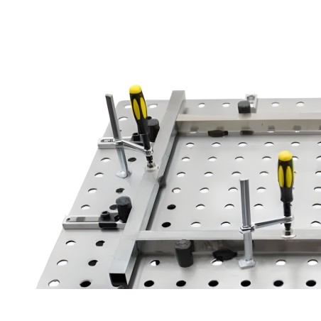 Clamping fixture for welding table