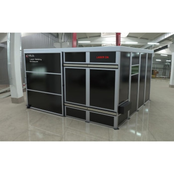 Class 4 laser welding booth - 4x4m with sliding door