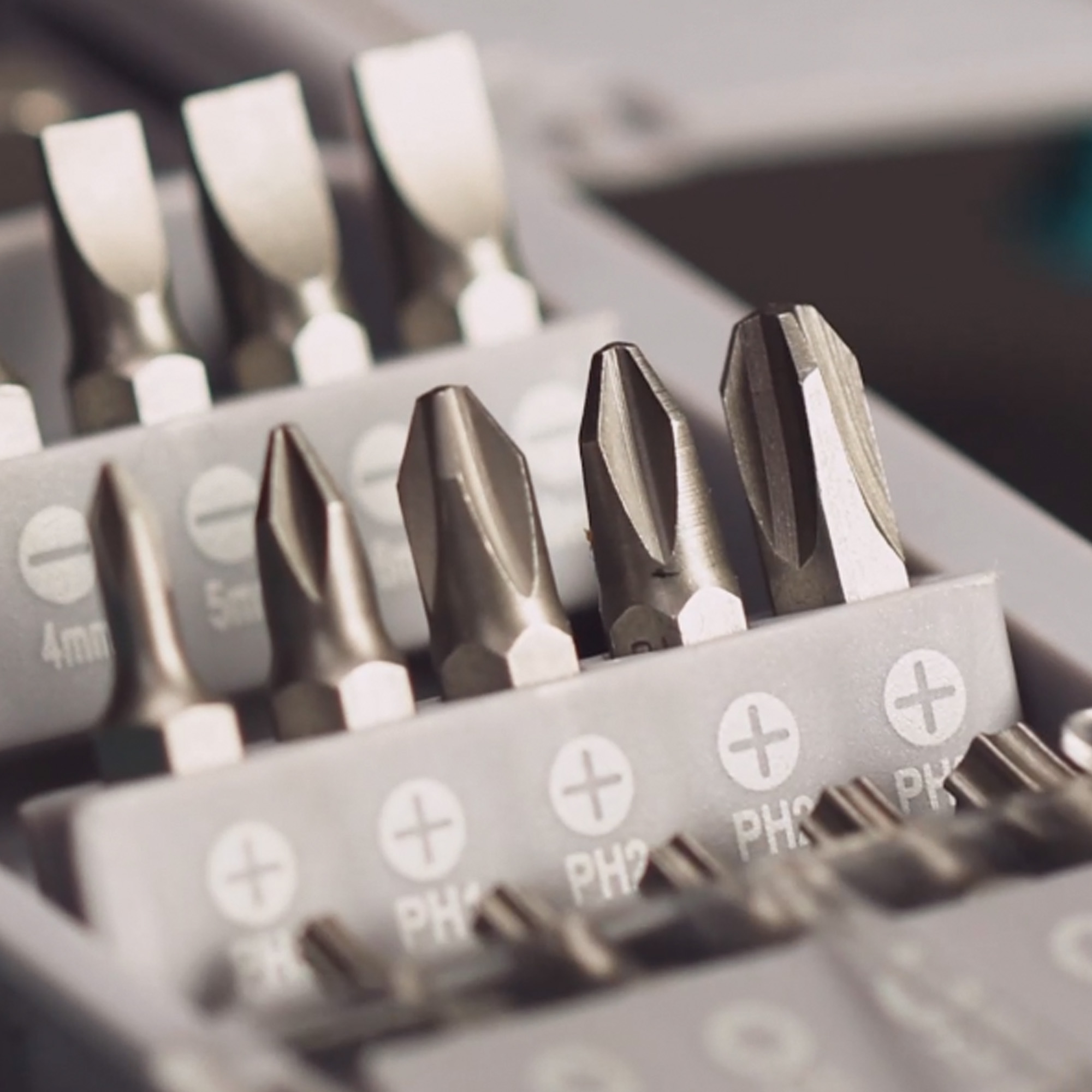 Screwdriver with bits TACSD30336 | 33 Pieces