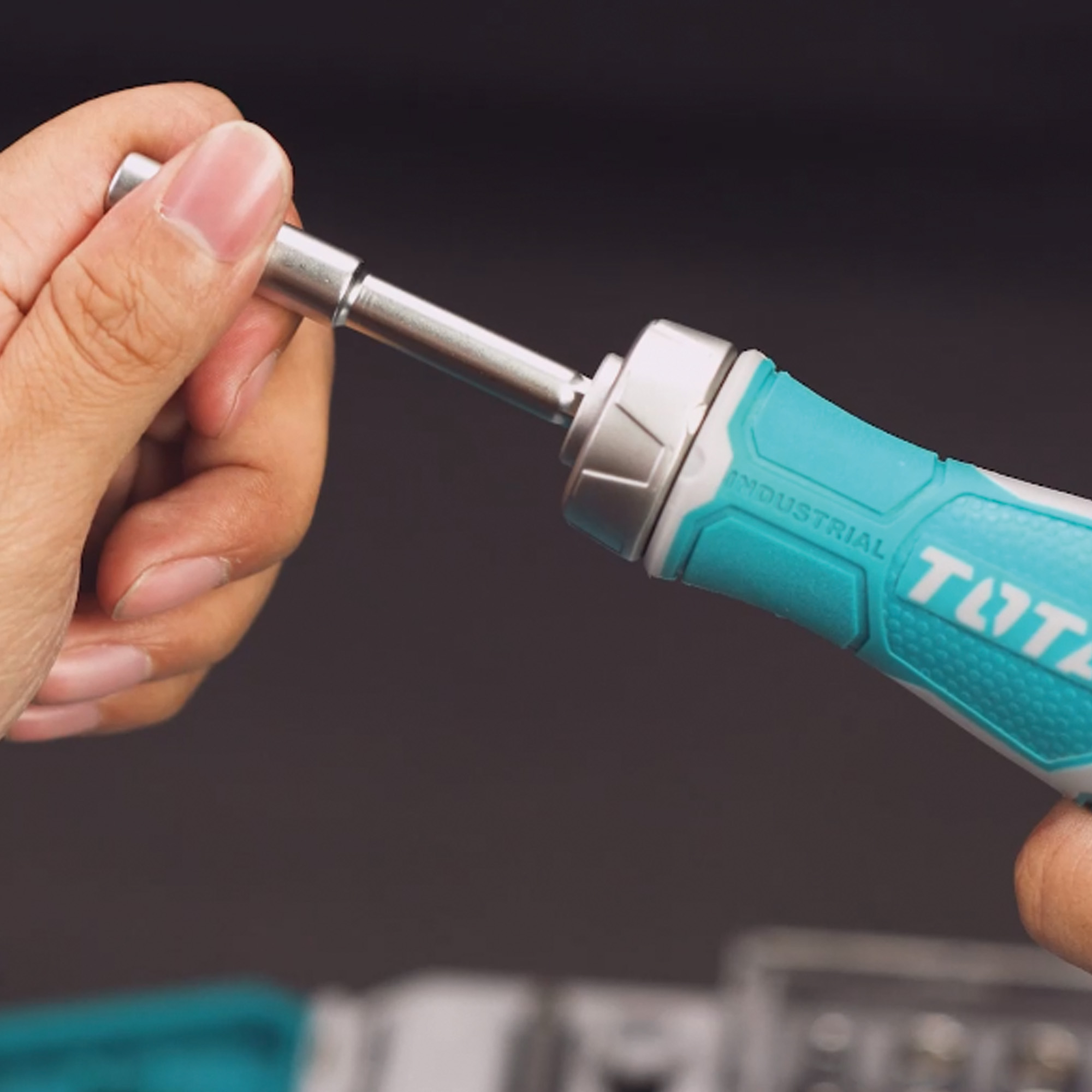 Screwdriver with bits TACSD30336 | 33 Pieces